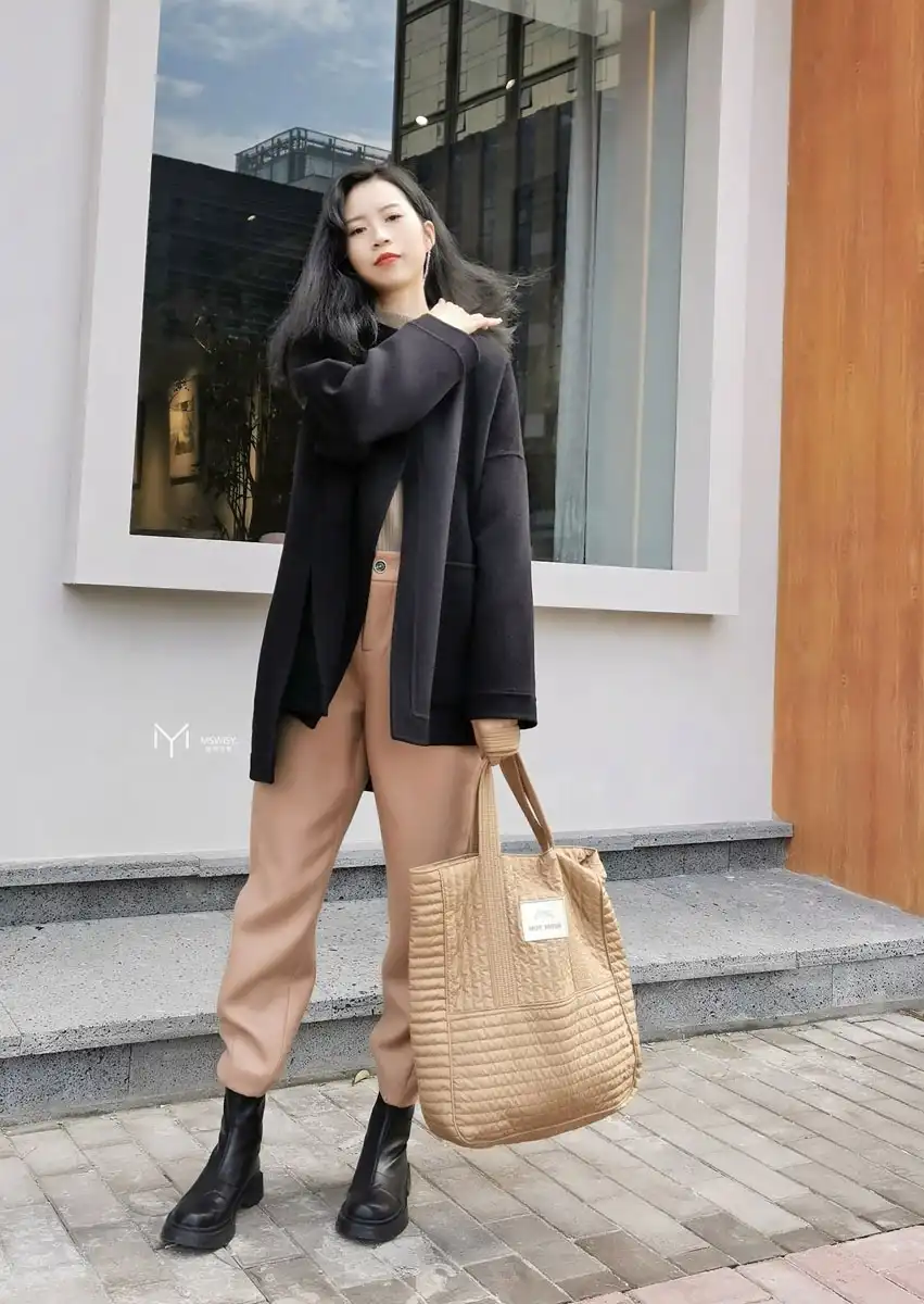 黑色设计款不对称门襟超A版双面羊绒女大衣