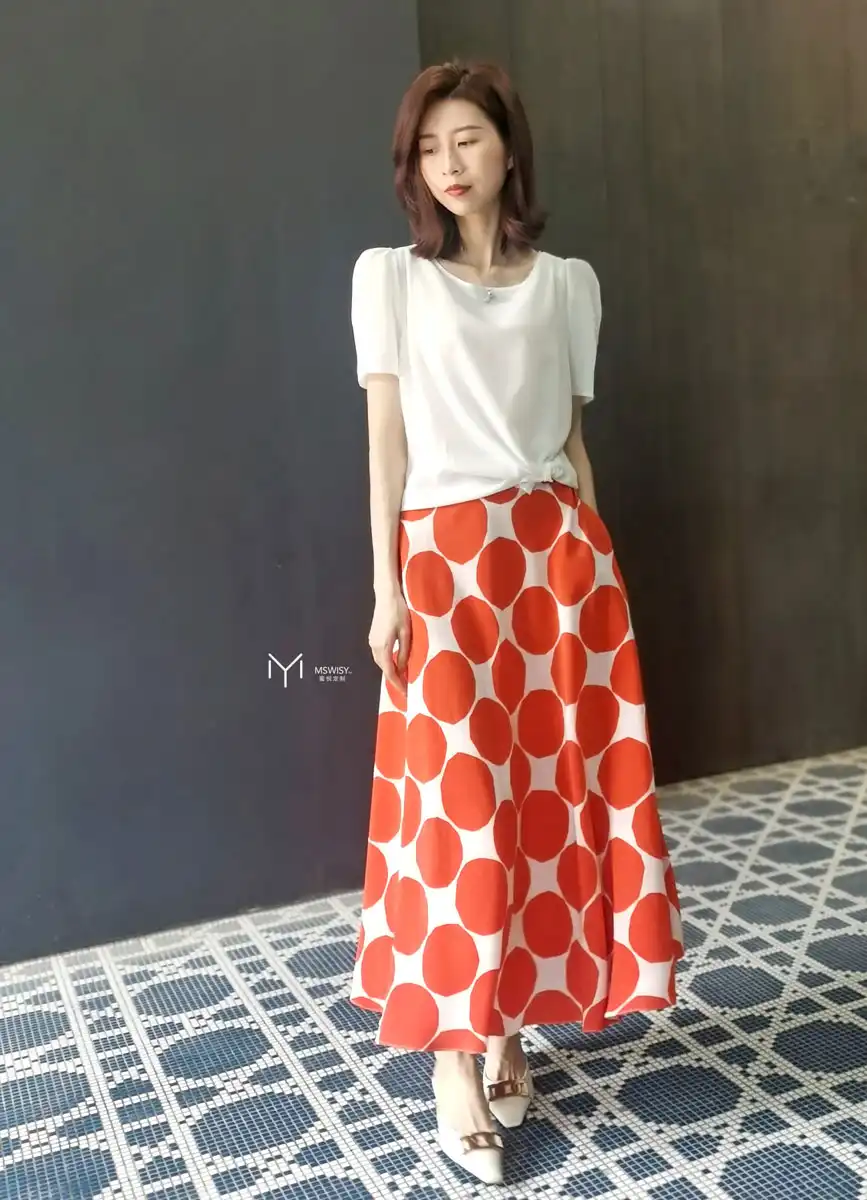 白色圆领设计开衩下摆真丝女士短袖衫