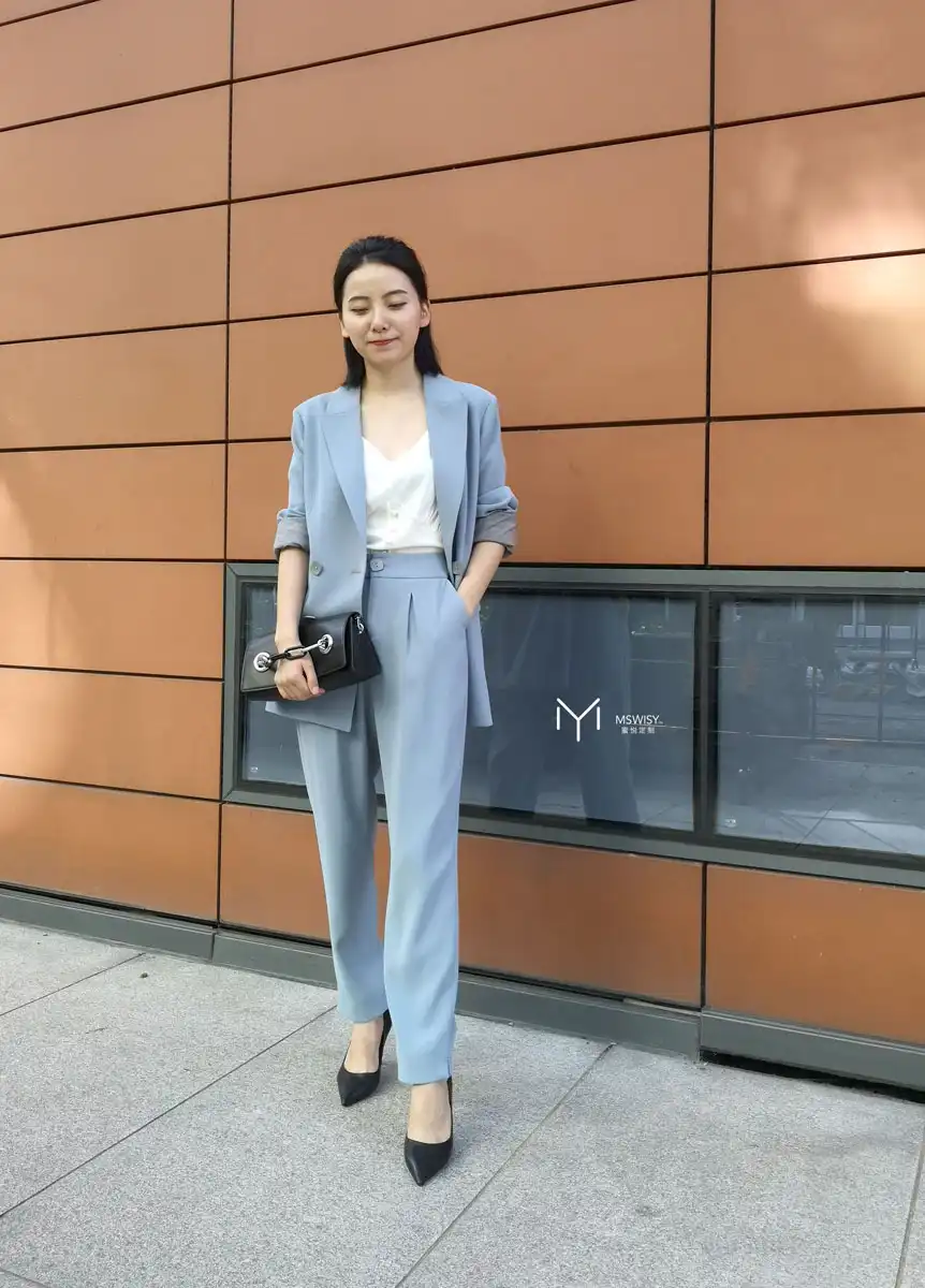 精纺毛料枪驳头两粒扣修身西装