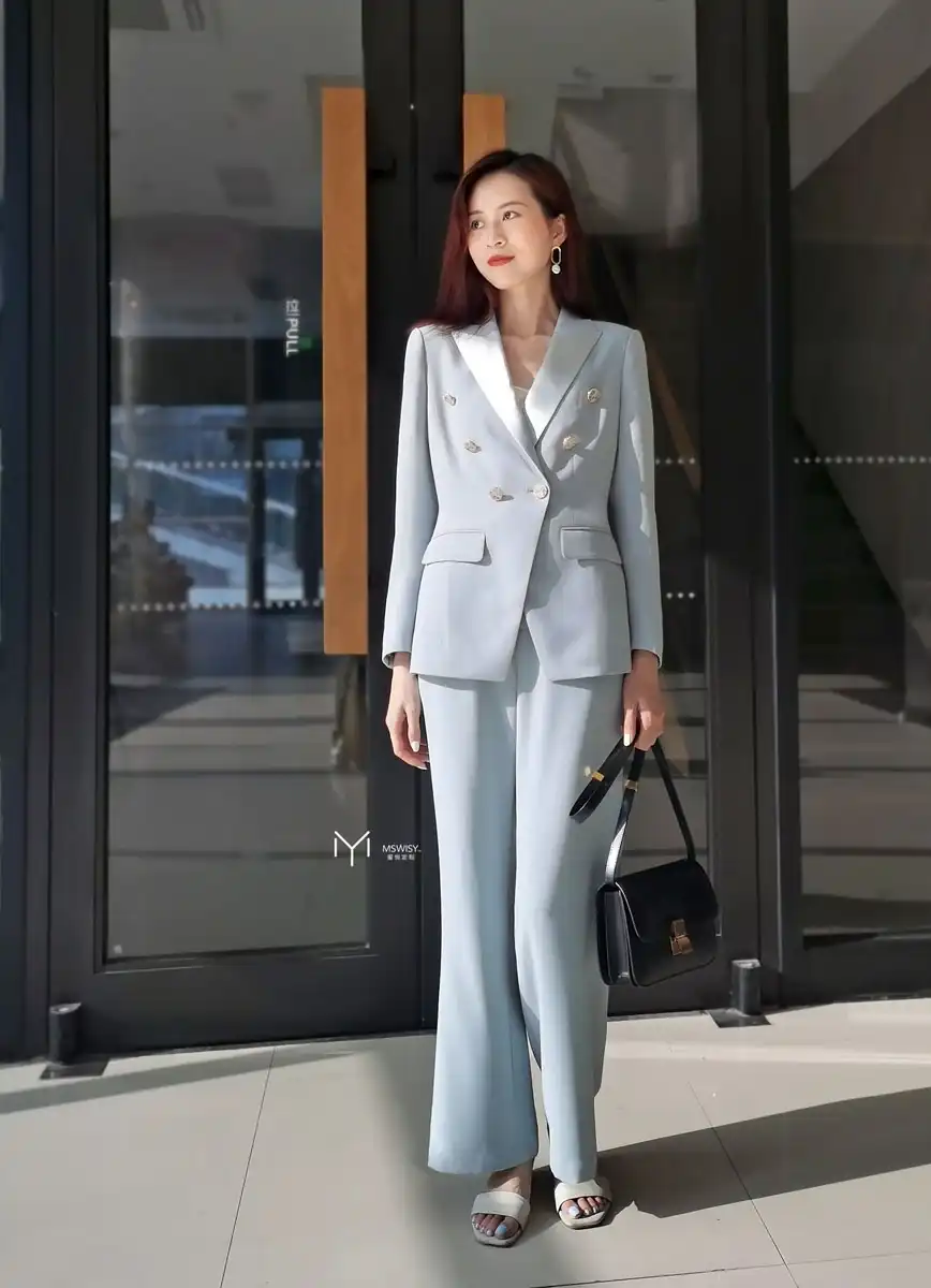 枪驳头双排扣短西装