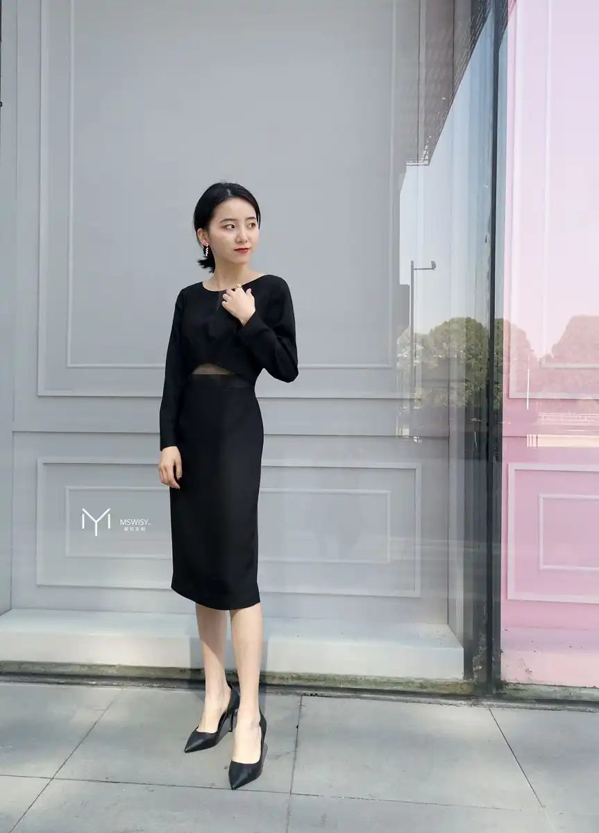 立体裁剪欧根纱拼块连衣裙