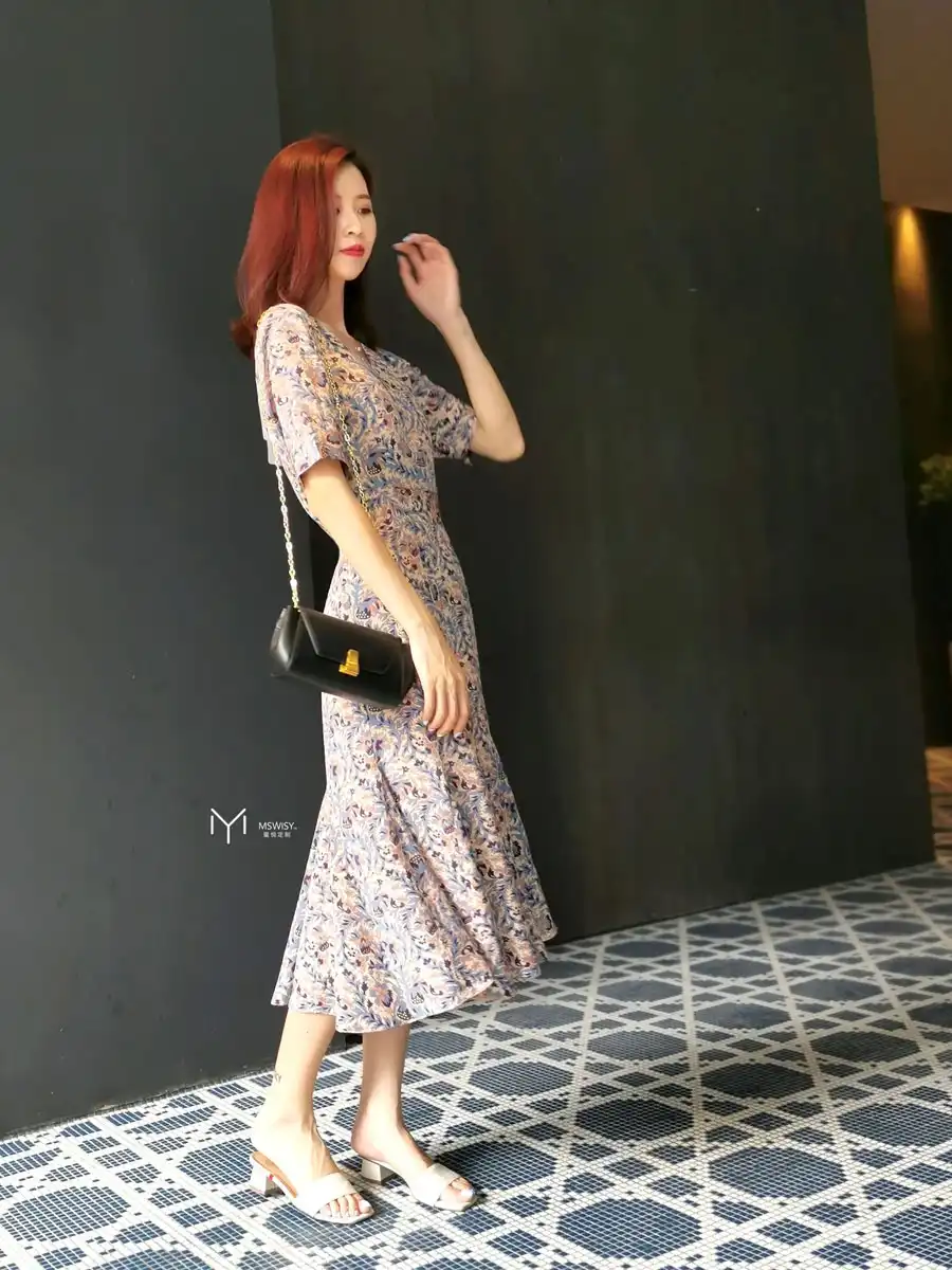 印花真丝收腰鱼尾连衣裙