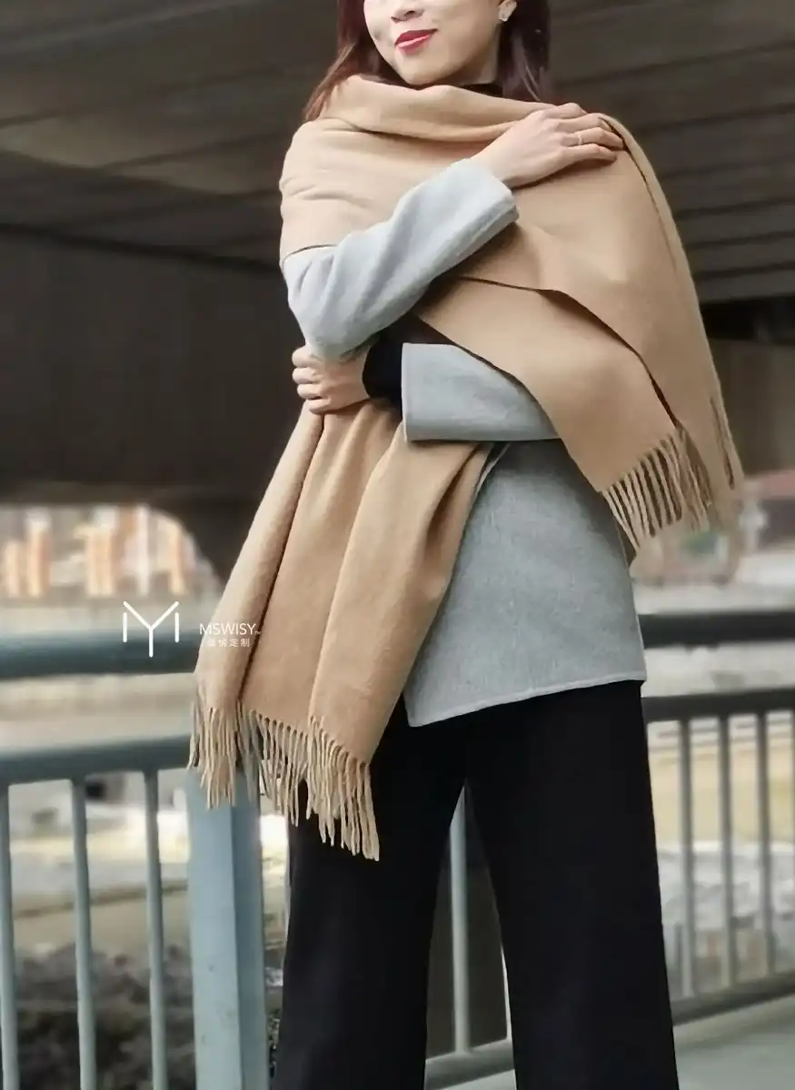 斜门襟双面羊绒设计短大衣