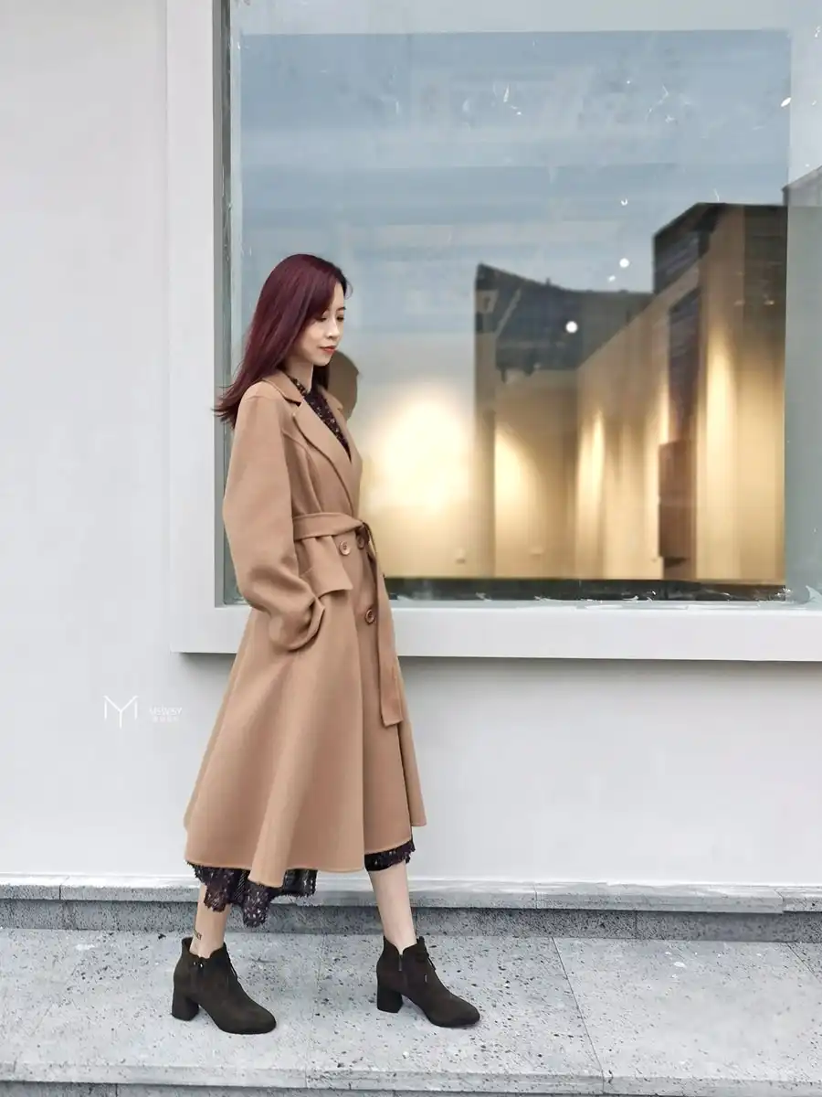 西装领收腰伞摆长大衣