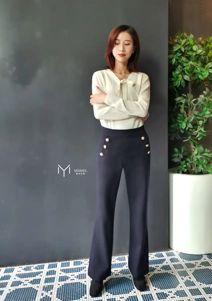 羊毛薄呢金色扣子直筒裤