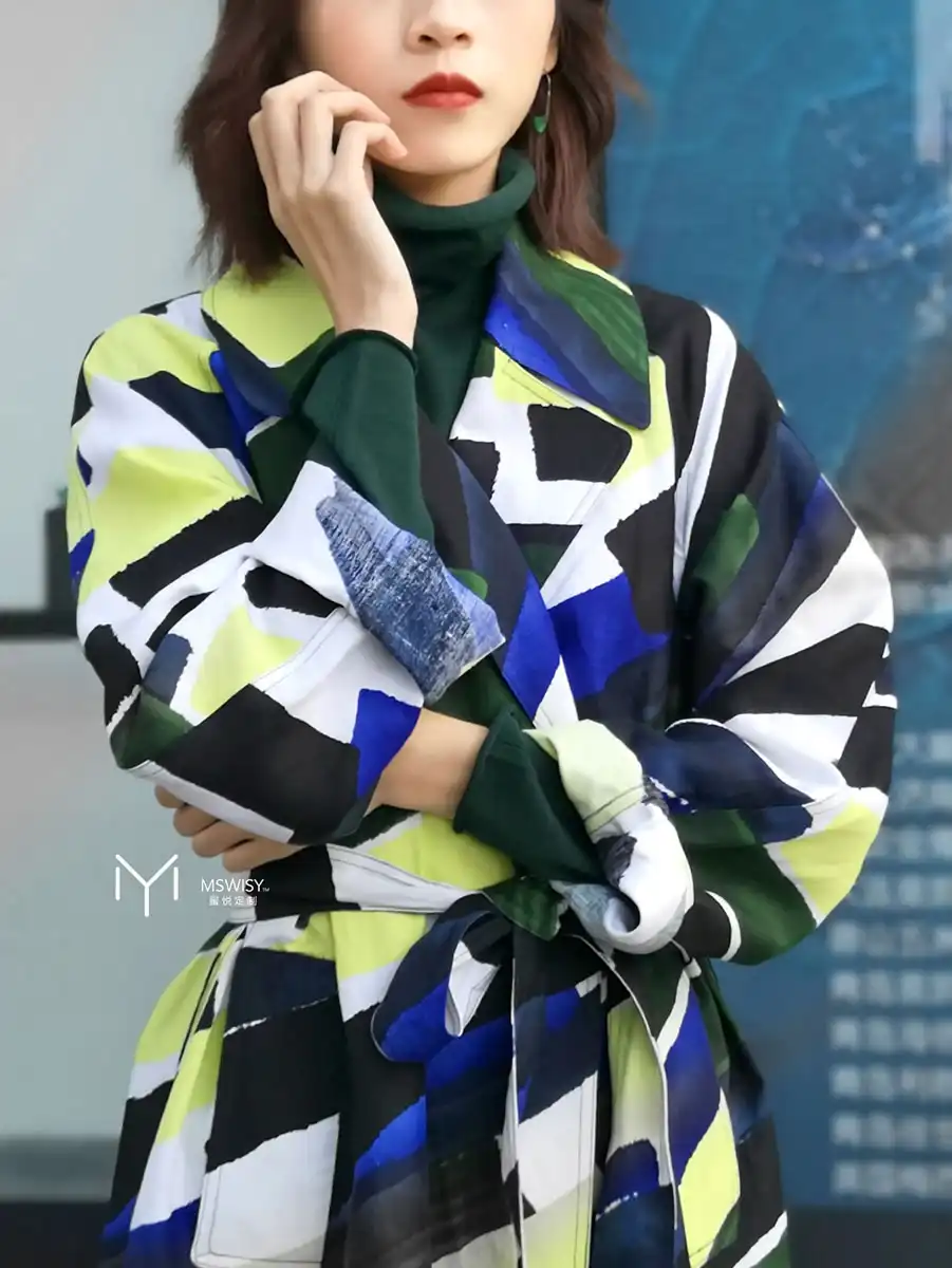 丝麻浓绿中长风衣