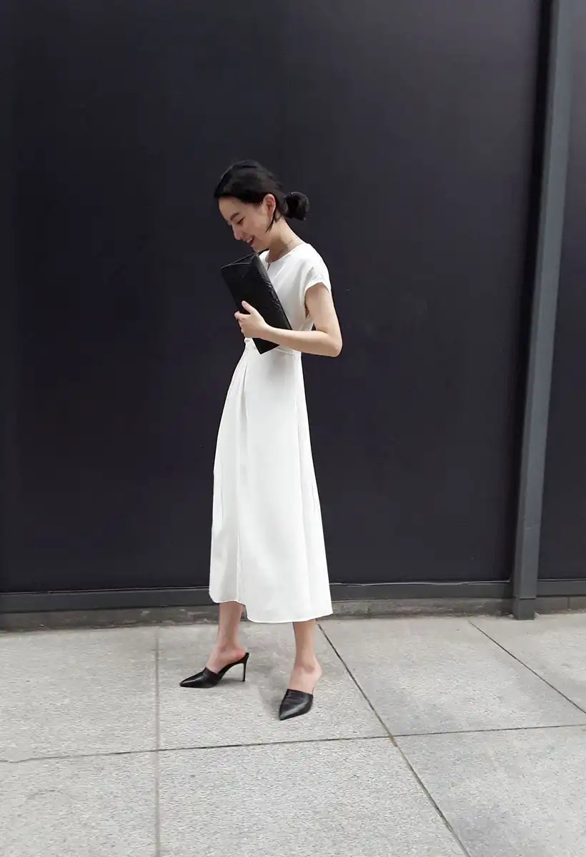 白色重磅真丝简约收腰连衣裙