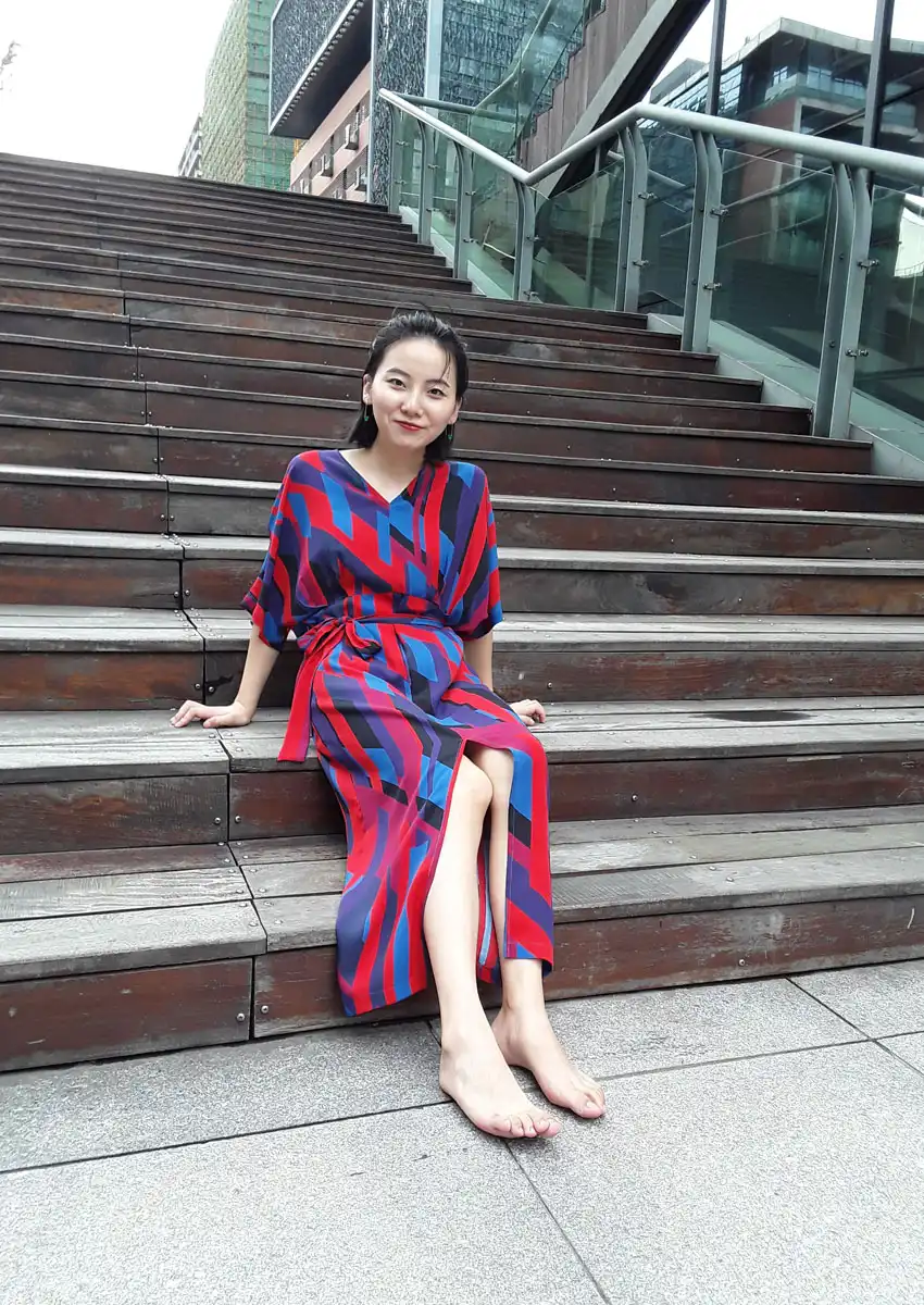 几何花色真丝蝙蝠袖收腰开衩连衣裙