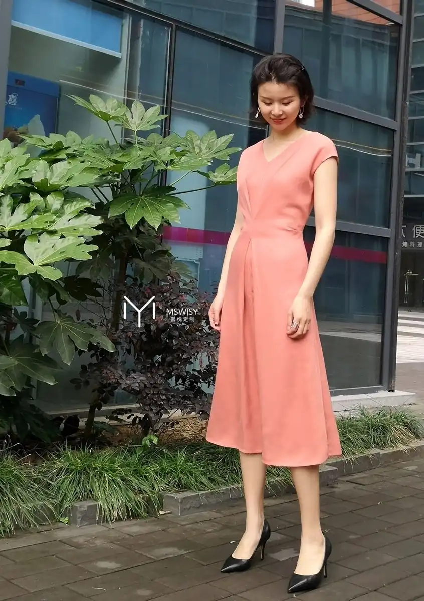 落肩无袖简约前褶丝麻连衣裙