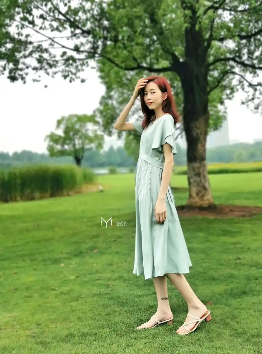 复古褶皱蝴蝶袖连衣裙