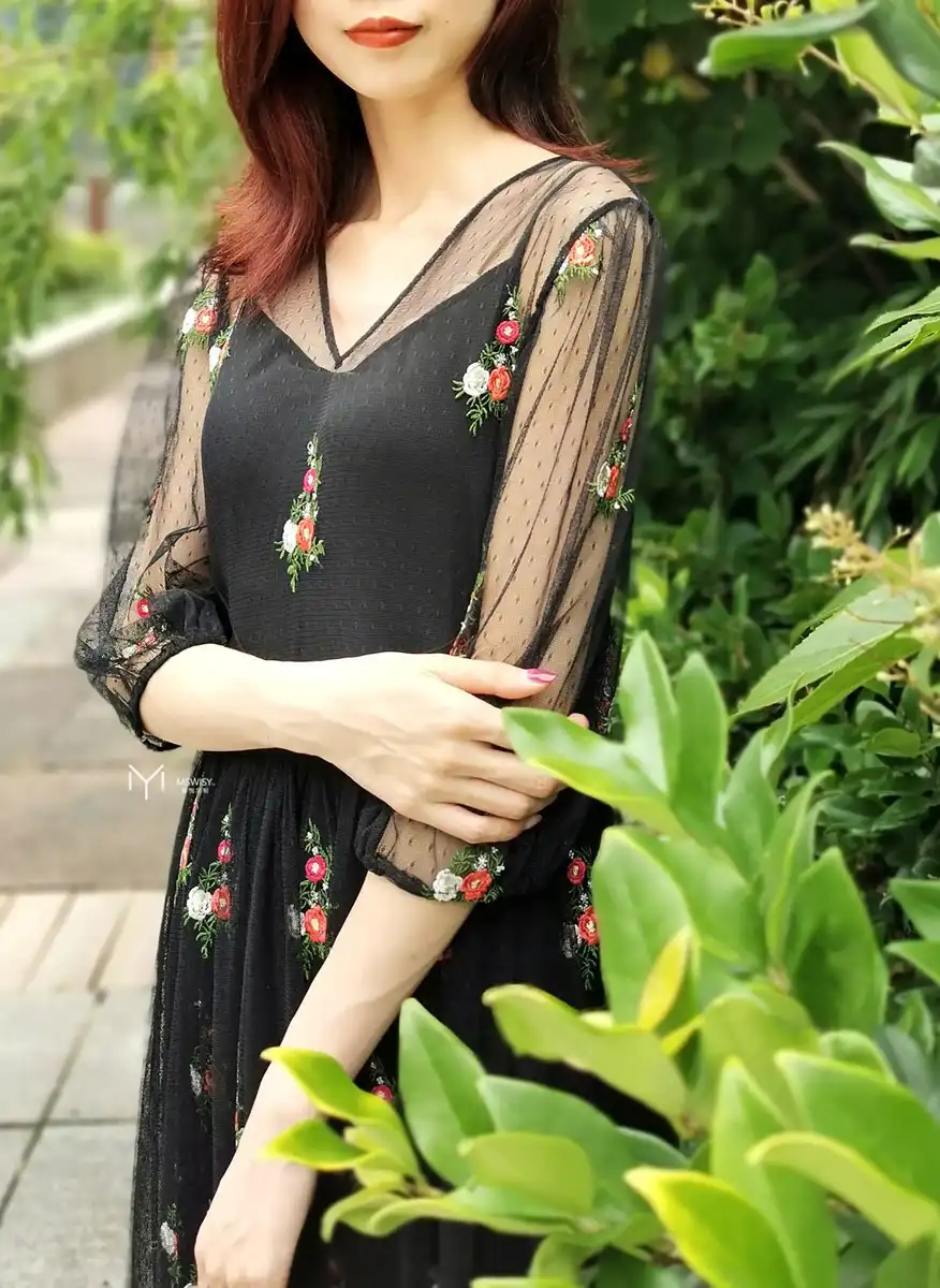 蕾丝中袖细褶摆拼真丝连衣裙