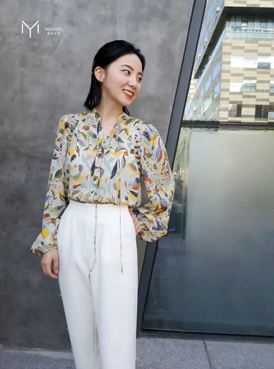 真丝立领灯笼泡泡袖衬衣