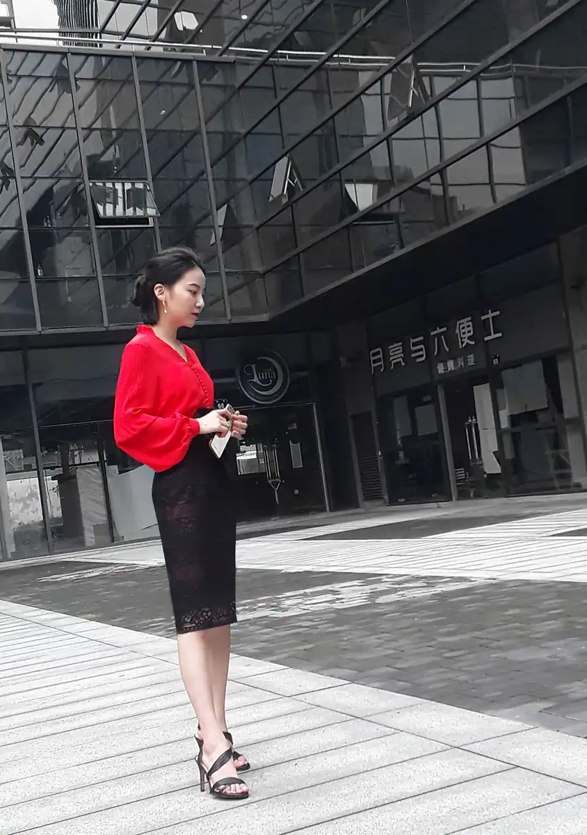 灯笼袖复古V领长袖衬衣