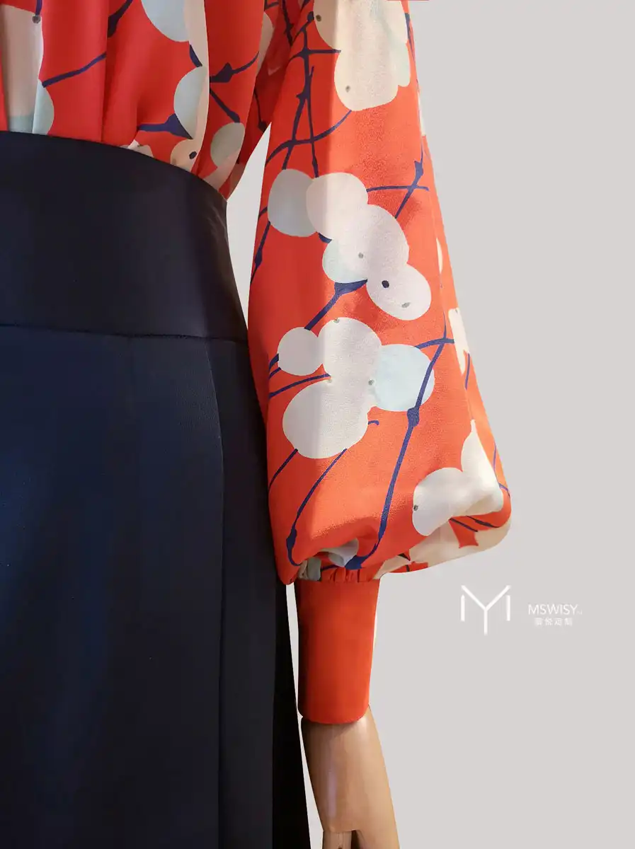 真丝复古灯笼袖大尖领