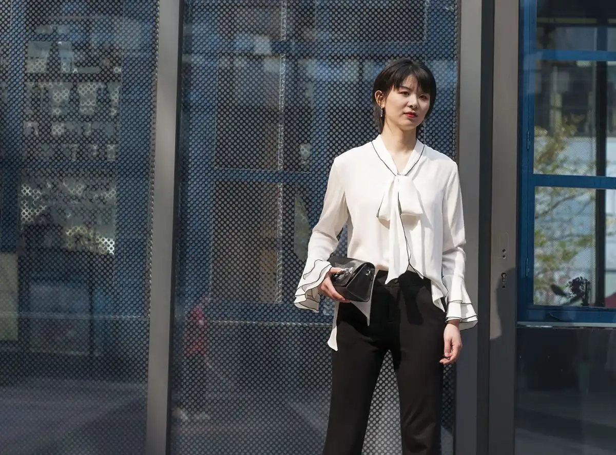 重磅真丝喇叭袖密拷衬衣