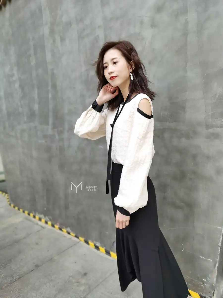 压皱真丝套头露肩衬衣