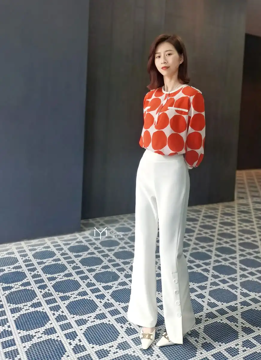 桔白色圆领半门襟真丝中袖女衬衣